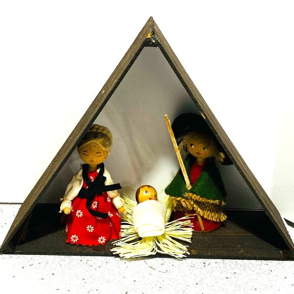 Vintage nativity scene crèche primitive wooden Mary Joseph Baby Jesus Christmas - Picture 1 of 8